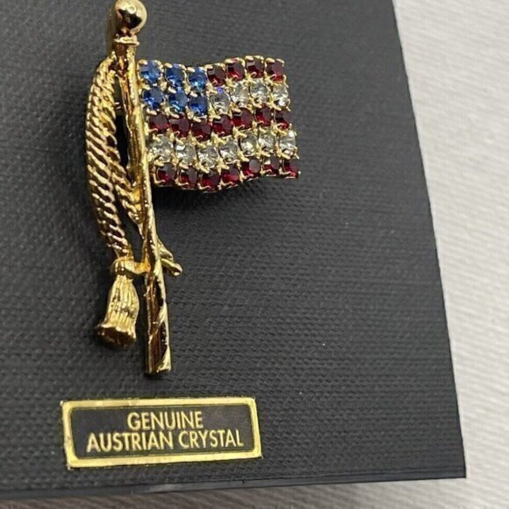 Vintage USA American Flag Rhinestone Red Blue Gold Tone Pin Brooch Cookie Lee
